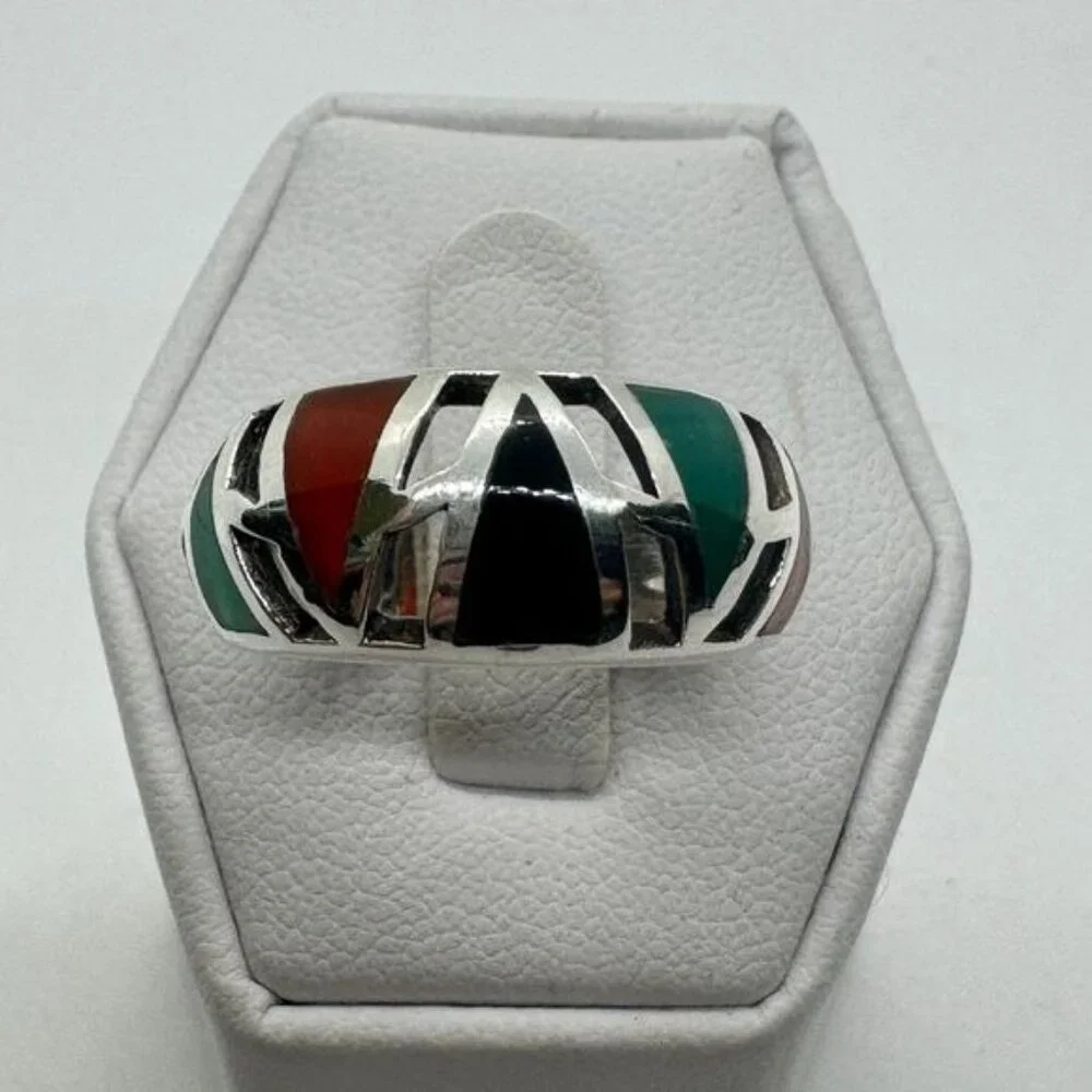 Southwest Style Sterling Silver Ring size 8 Black Green‎ Red Triangle Cut Out